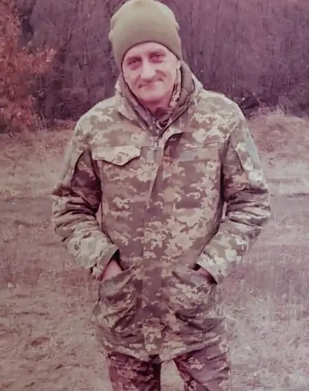 Навіки в бронзі: Христинівська громада прощається з полеглим Героєм