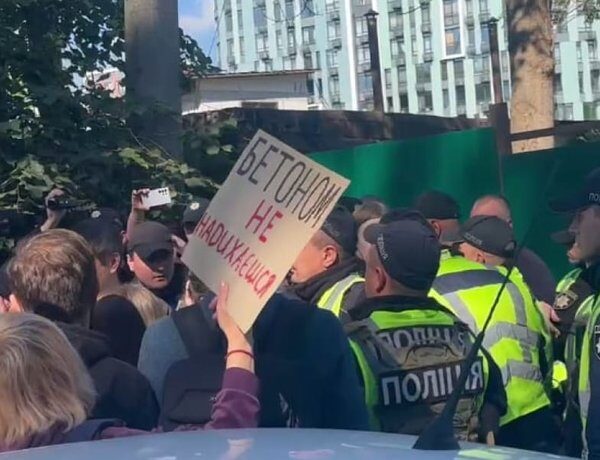 Затримано двох протестувальників на Теремках, троє зникли