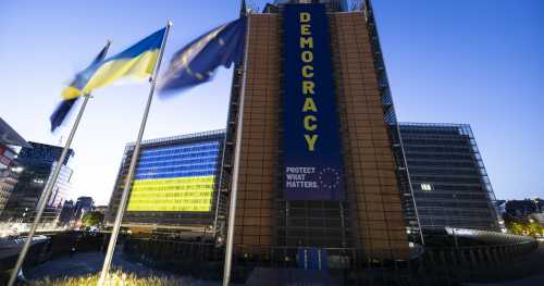 Тіньовий звіт: Україна за рік без реформ, але й без покарання на шляху до ЄС