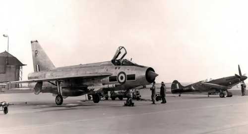 Британські винищувачі: навіщо змагалися Spitfire та Lightning і чому це важливо сьогодні